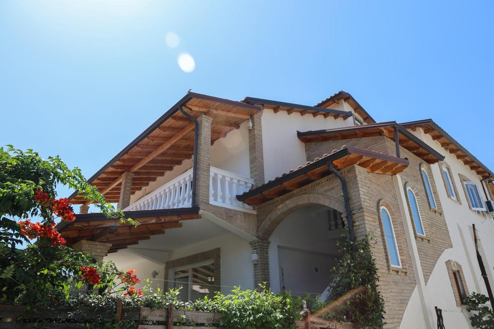 Villa Lejzo - Swimming Pool Berat Exterior foto