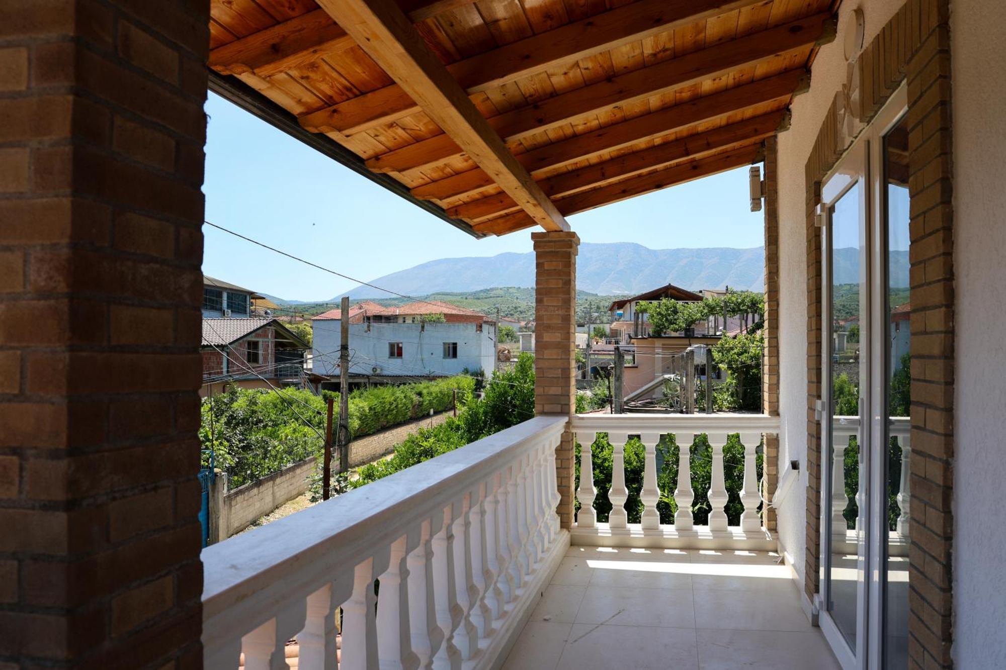 Villa Lejzo - Swimming Pool Berat Exterior foto