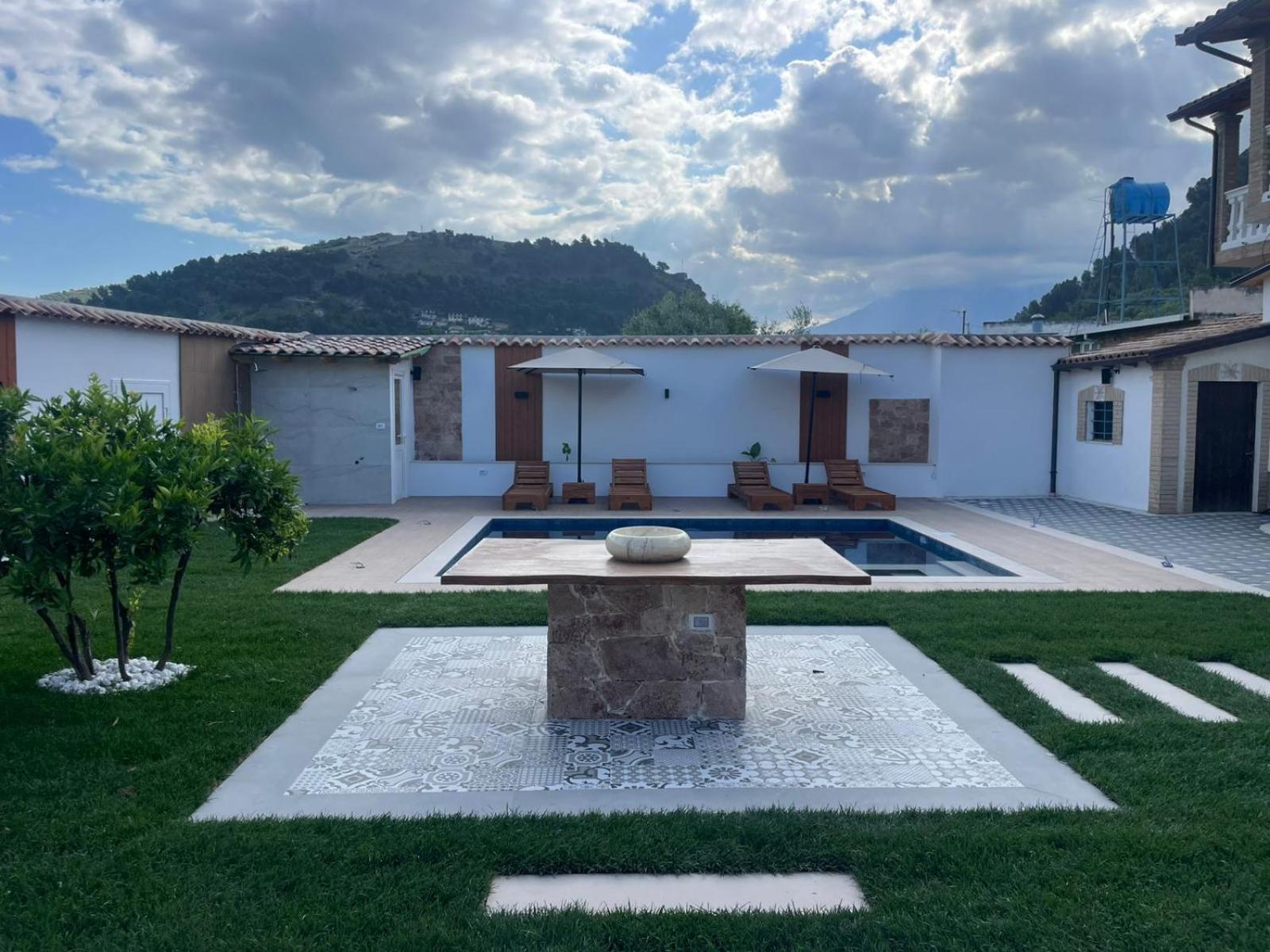 Villa Lejzo - Swimming Pool Berat Exterior foto