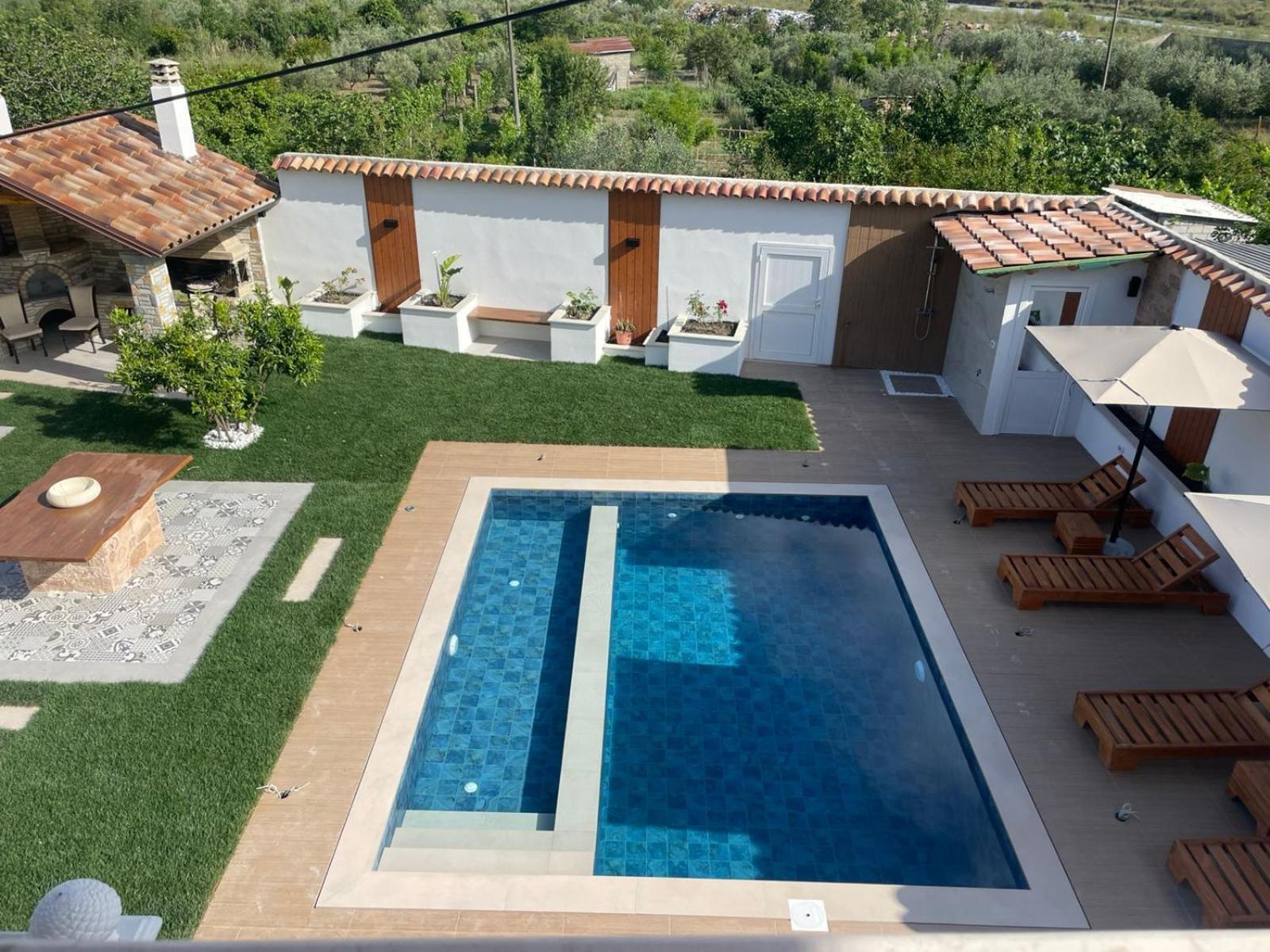 Villa Lejzo - Swimming Pool Berat Exterior foto